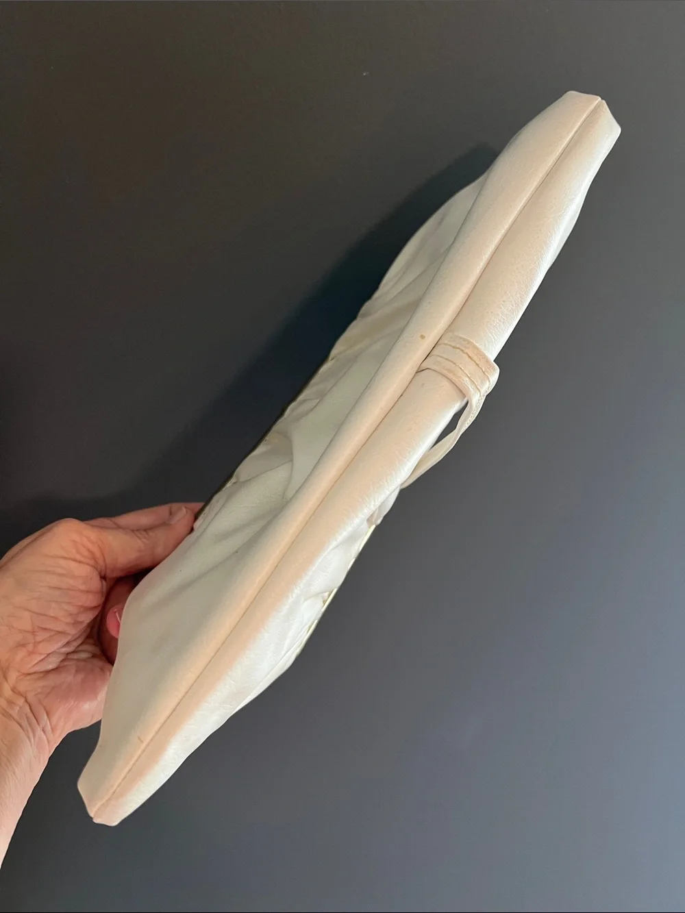 Vintage Creamy white vinyl Frame-Top kiss closure Evening Clutch